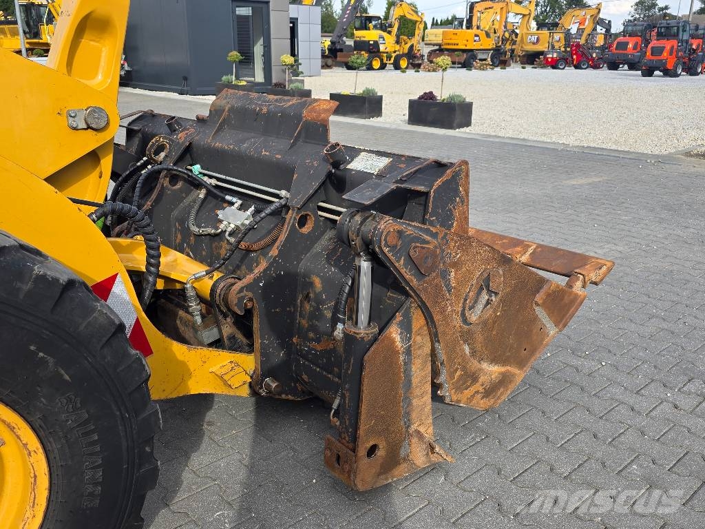 CAT 907H, 2012 ROK, 4100 MTH, ŁYŻKA OTWIERANA + WIDŁY Wheel loaders