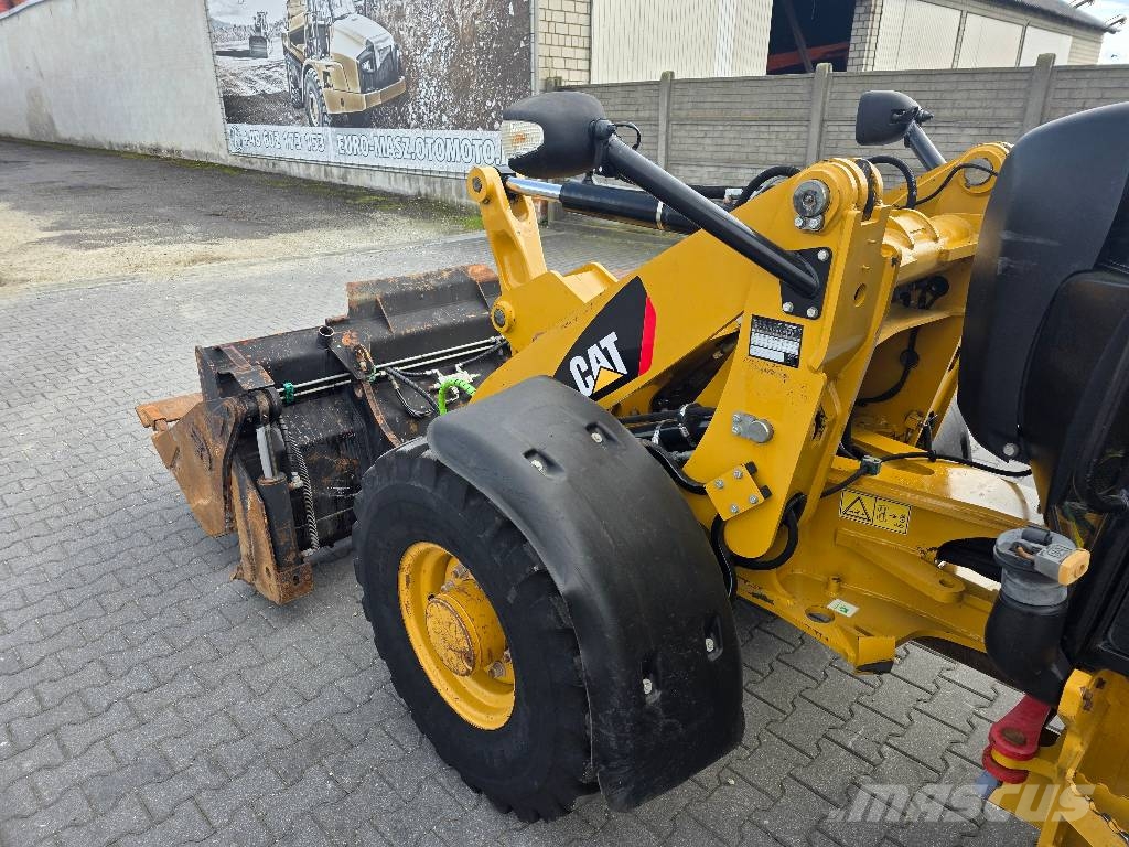 CAT 907H, 2012 ROK, 4100 MTH, ŁYŻKA OTWIERANA + WIDŁY Wheel loaders