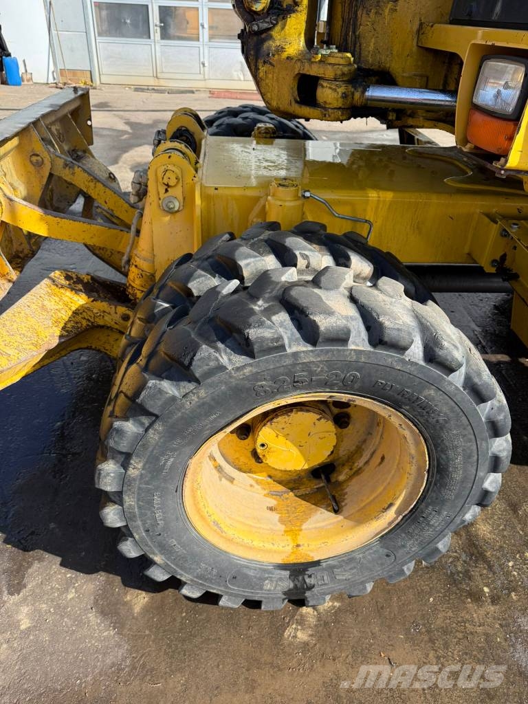 Komatsu PW 98 MR-8 //BJ. 2013/14351H/SW/4 Buckets 轮式挖掘机