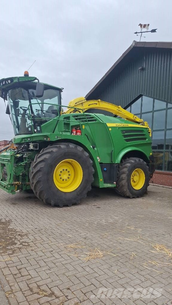John Deere 8300 Zelfrijdende veldhakselaars
