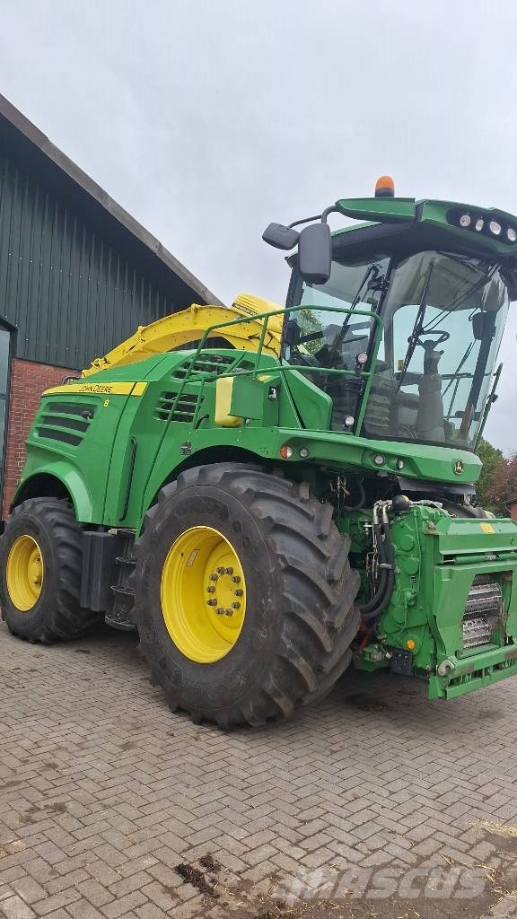 John Deere 8300 Zelfrijdende veldhakselaars