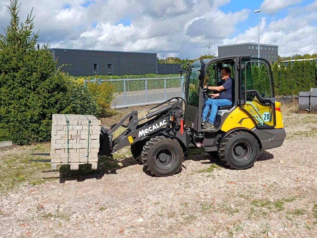 Mecalac MCL 6+ Gumikerekes homlokrakodók
