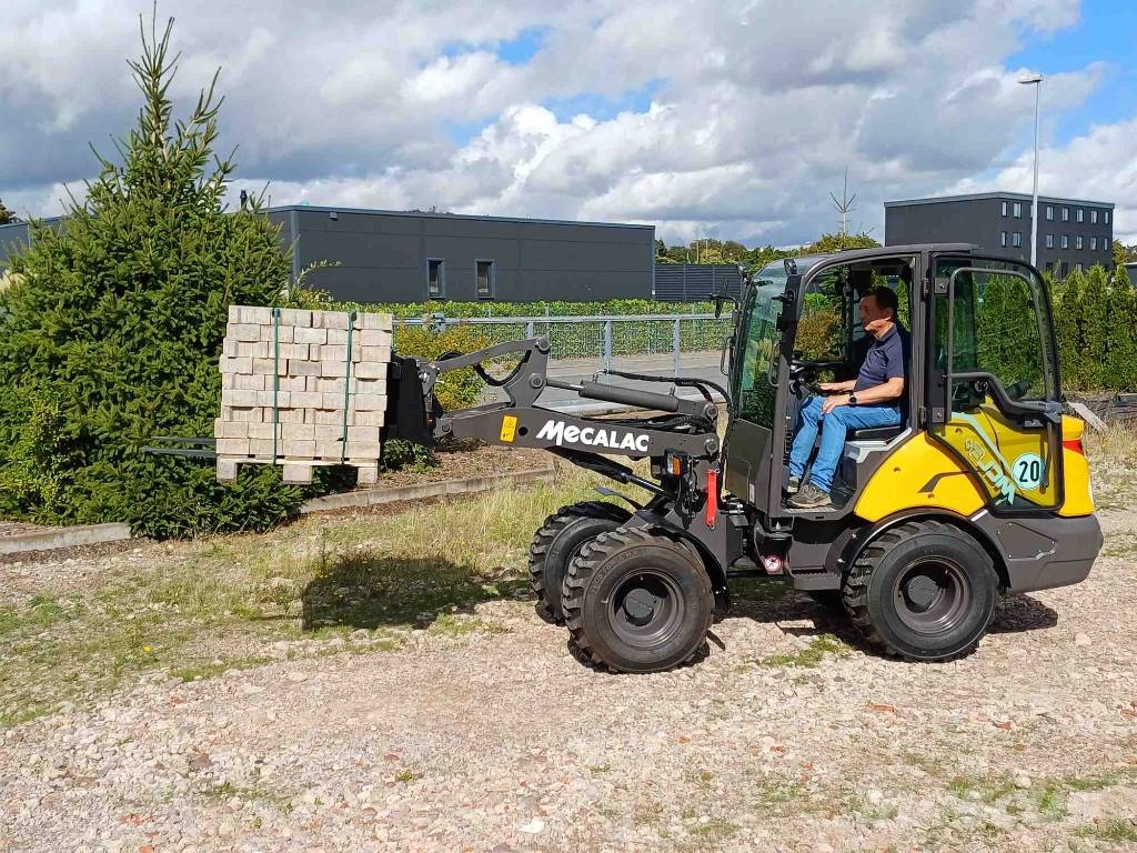 Mecalac MCL 6+ Gumikerekes homlokrakodók