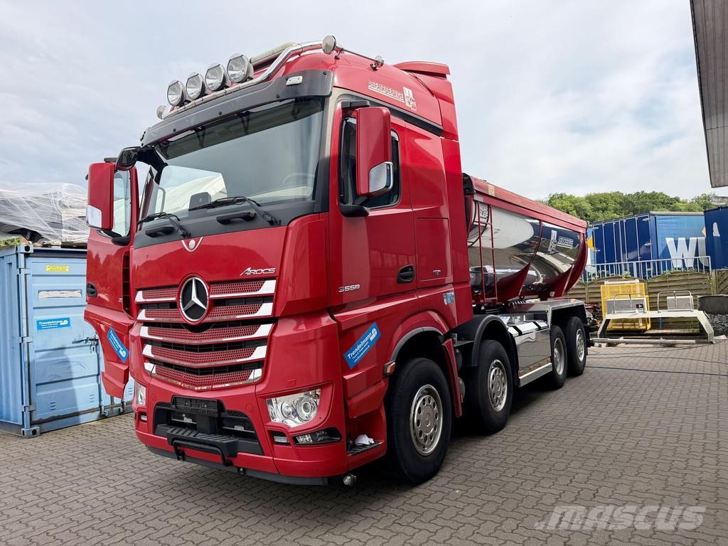 Mercedes-Benz Arocs 3558 Asfaltkipper Fliegl isoliert Temperatur Inne