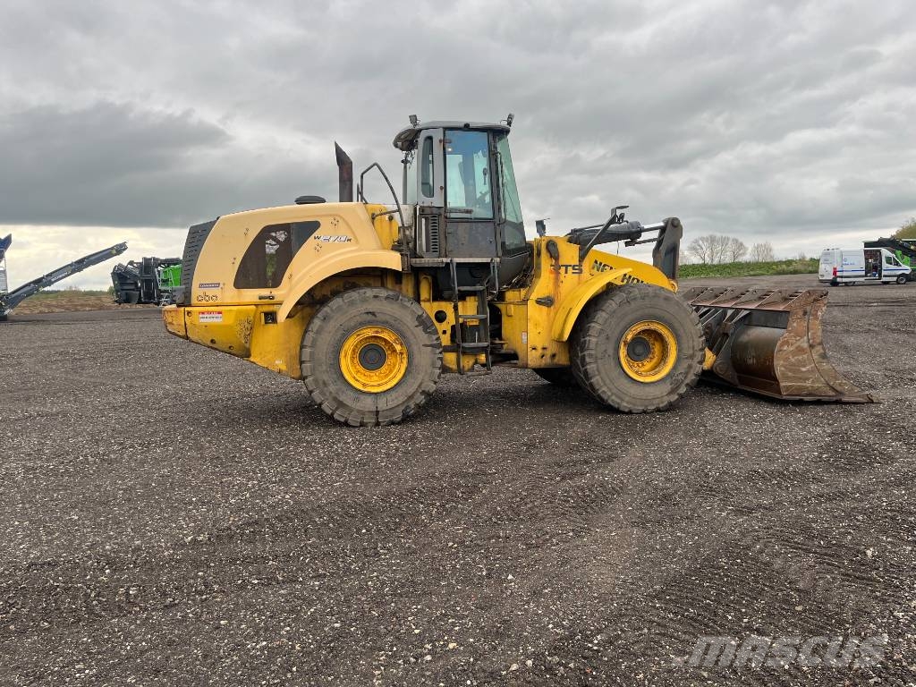 New Holland W 270 B Cargadoras sobre ruedas