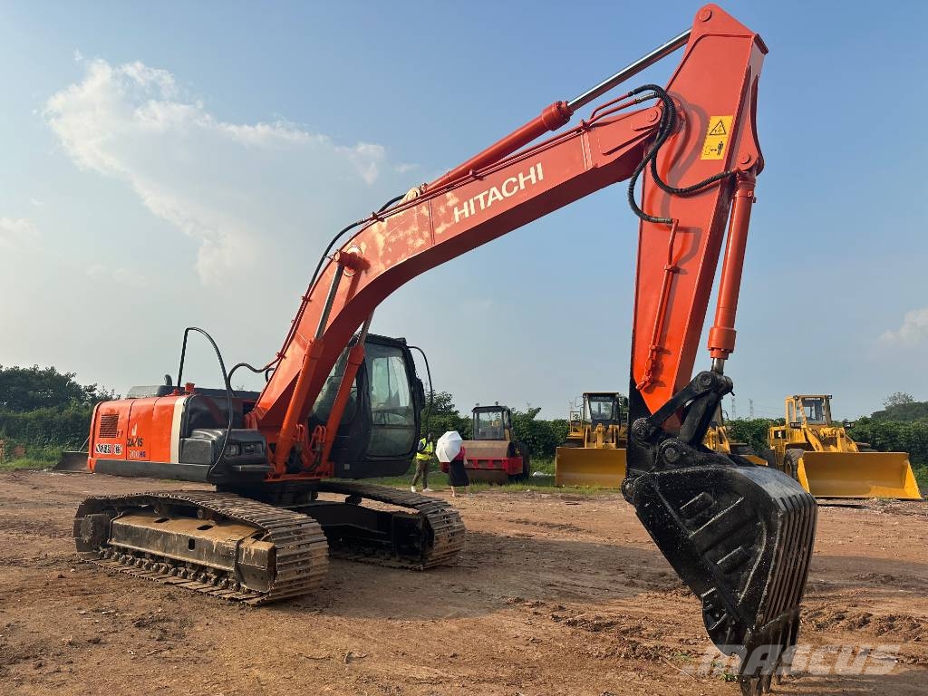 Hitachi ZX200 Gravemaskiner på larvebånd