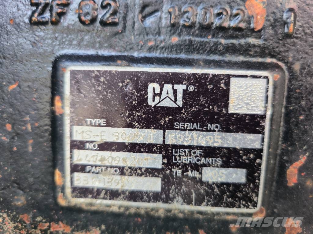 CAT M318-07A Bagri na kolesih