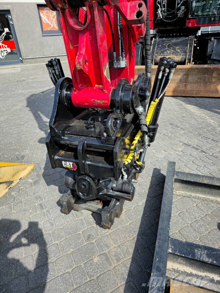 CAT M318-07A Bagri na kolesih