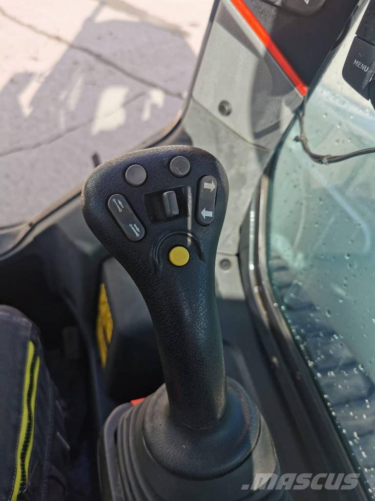 Bobcat S 76 Smykem řízené nakladače
