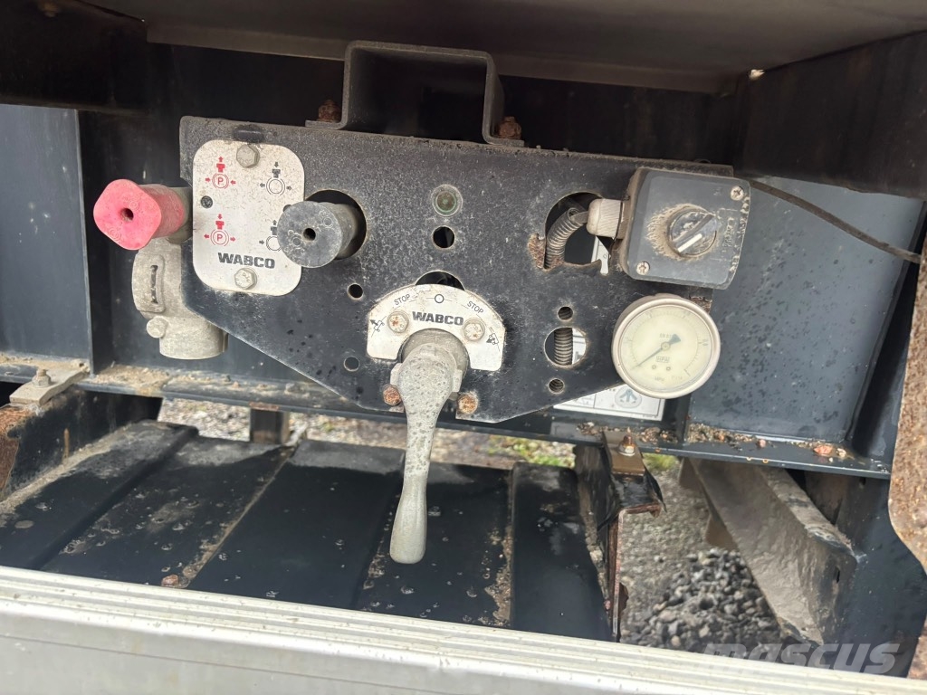 Wielton NW-3 نصف مقطورات قلابة