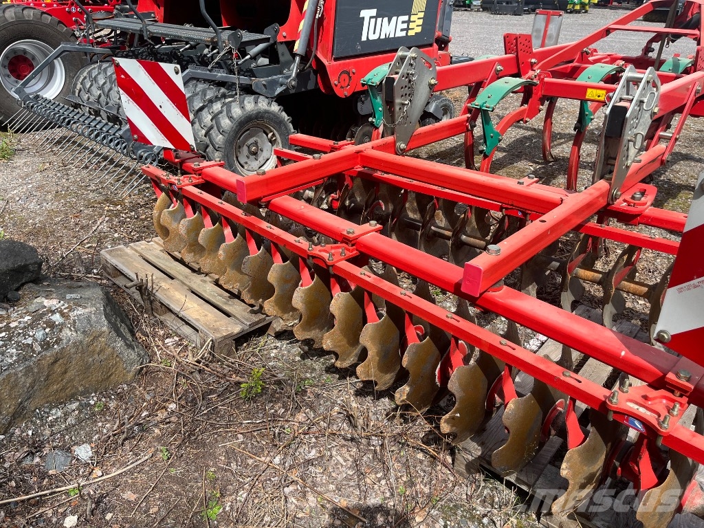 Kverneland CLC PRO 300 Cultivatoren