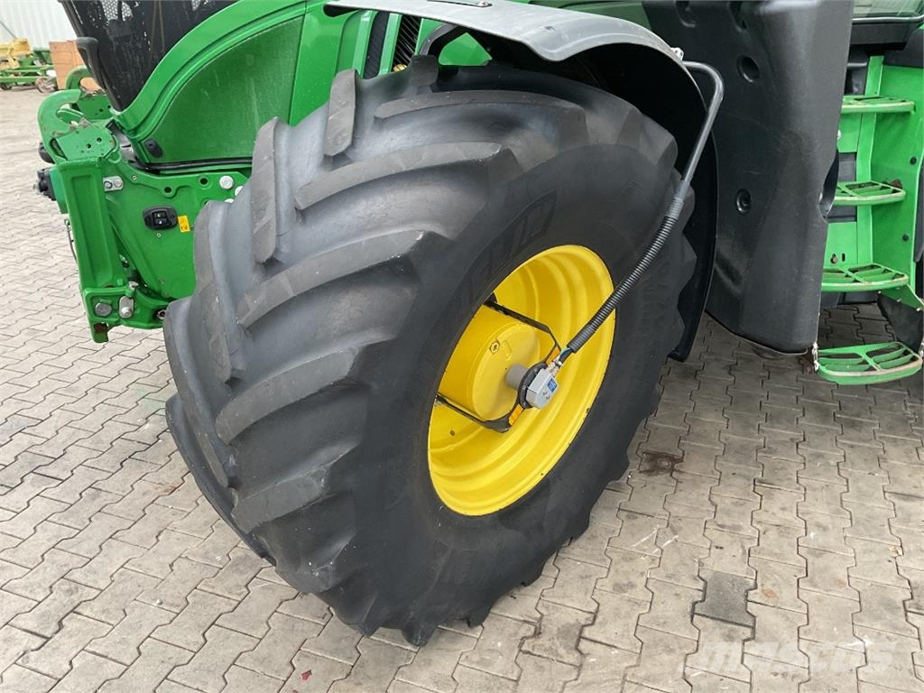 John Deere 6215R Tratores Agrícolas usados