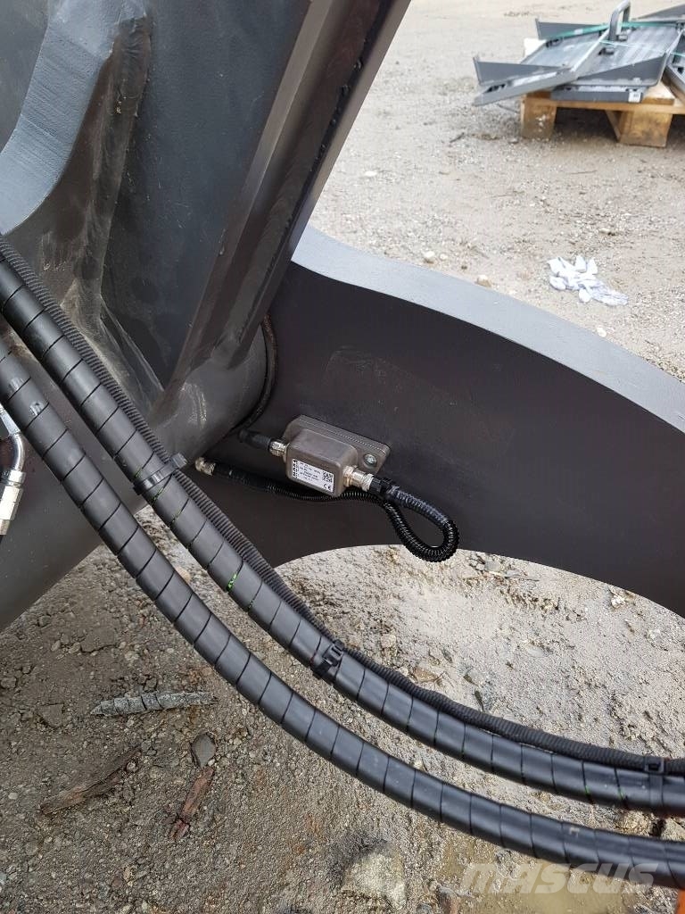 Doosan DX 530 LC-5 , Begagnad SÄLJES Paletli ekskavatörler