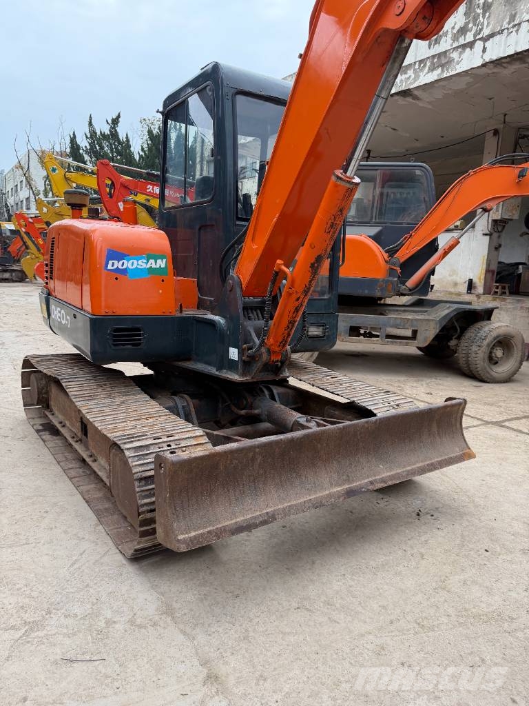 Doosan DH55-7 28th Anniversary Promotion Price حفارات زحافة