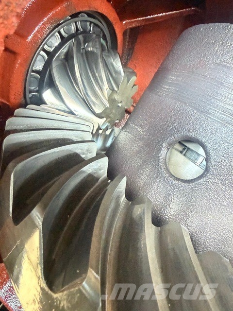 Liebherr L 566/L576/L580 Differential FRONT Assen
