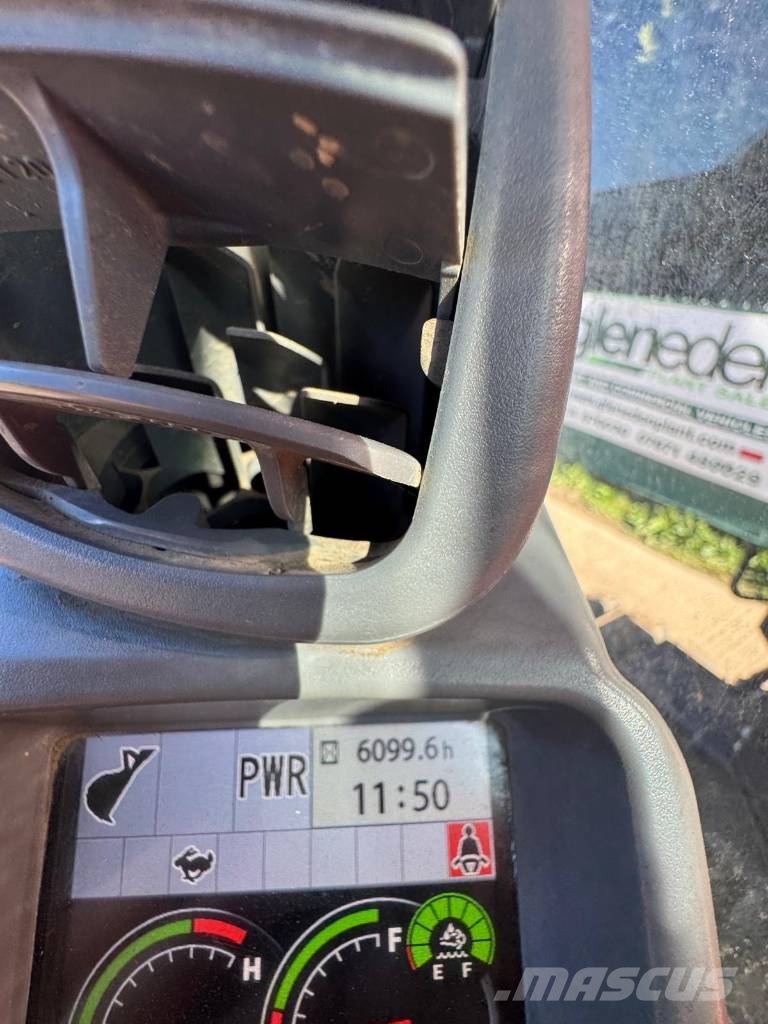 Hitachi ZX 135 US-6 Roomikekskavaatorid