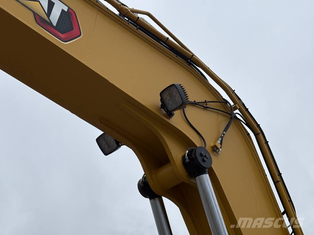 CAT 310-07 حفارات زحافة