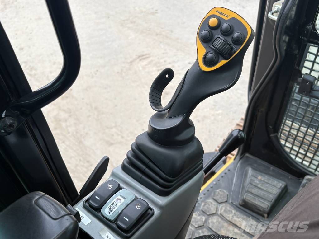 CAT 310-07 حفارات زحافة