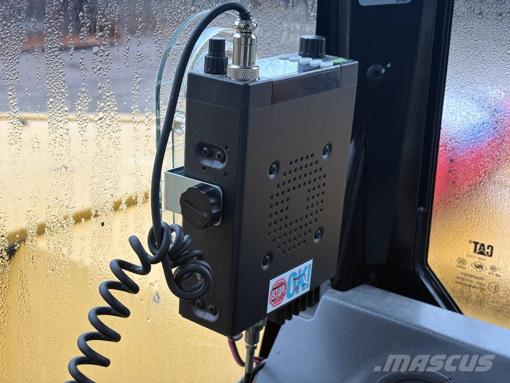 CAT 310-07 حفارات زحافة