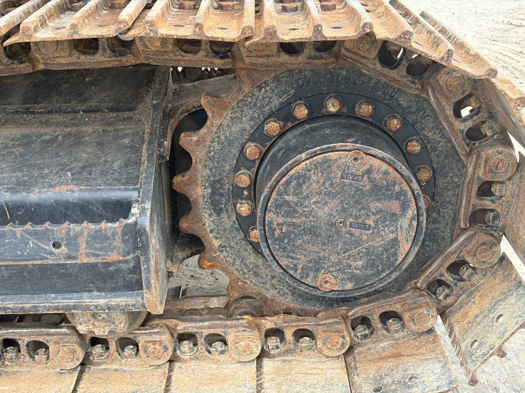 CAT 310-07 حفارات زحافة