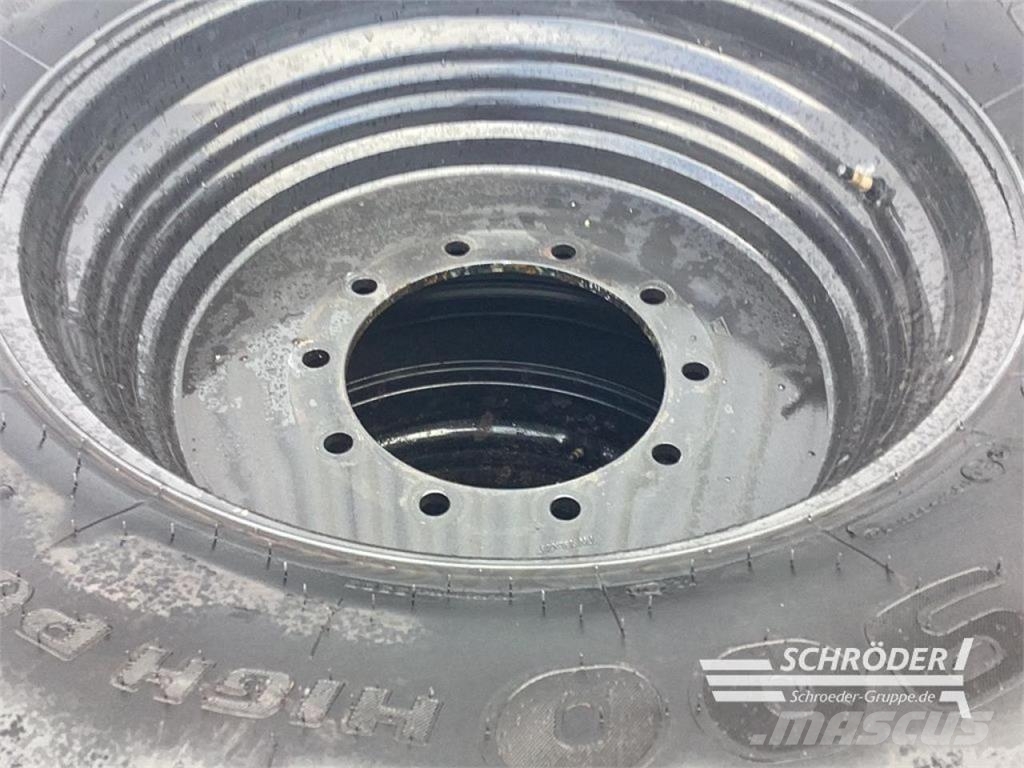 Trelleborg 600/70 R28 + 710/70 R42 デュアルホイル