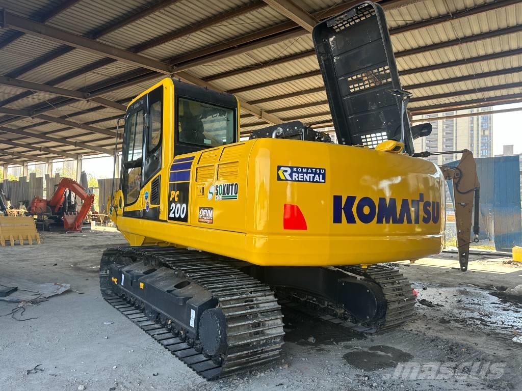 Komatsu PC 200-8 Közepes (midi) kotrók 7 t - 12 t