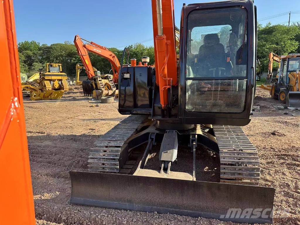 Hitachi ZX 70 Midi bagri 7t – 12t