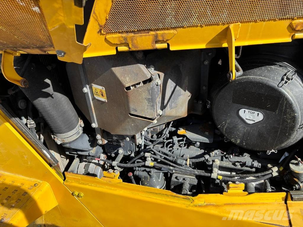 Komatsu D 155 AX-7 Buldožeri guseničari