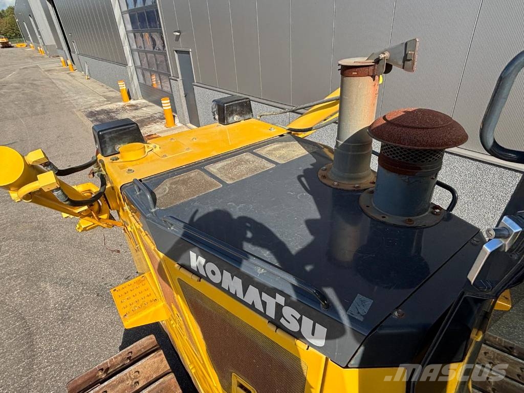 Komatsu D 155 AX-7 Buldožeri guseničari