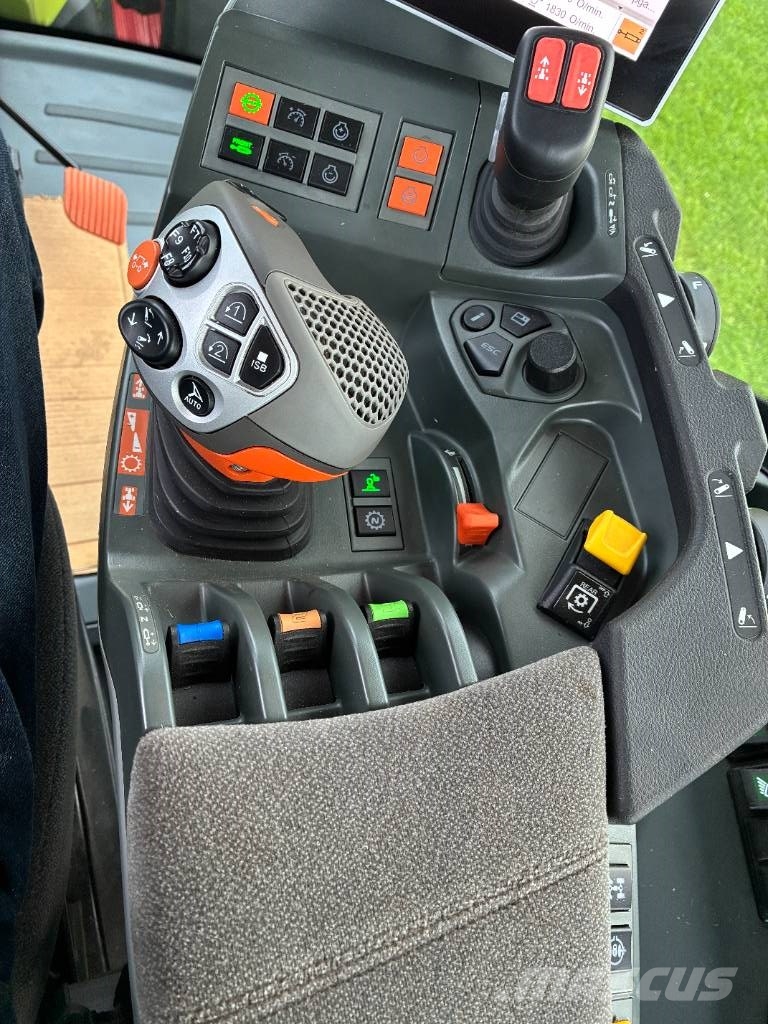 CLAAS AXION 960 Traktori