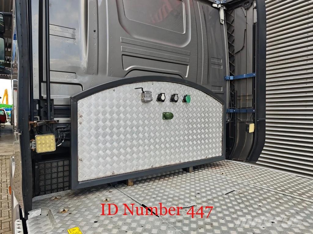 Scania S580 V8 6x2 Bougie Tegljači