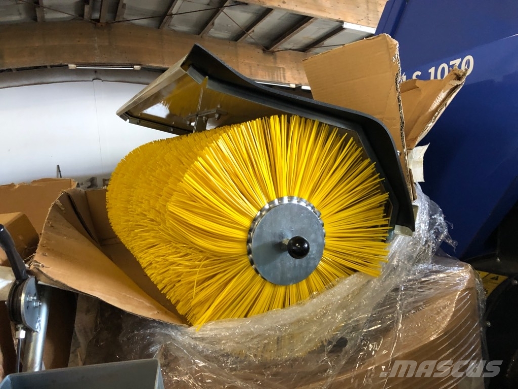 Iseki IMG 851 Anbaukehrmaschine Kehrmaschine 100 cm Tvåhjulstraktorer och kultivatorer