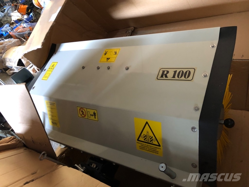 Iseki IMG 851 Anbaukehrmaschine Kehrmaschine 100 cm Tvåhjulstraktorer och kultivatorer