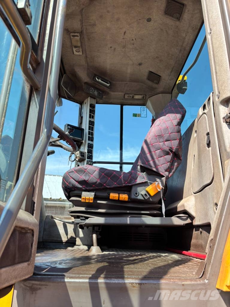 Volvo L 70 F لوادر بعجل