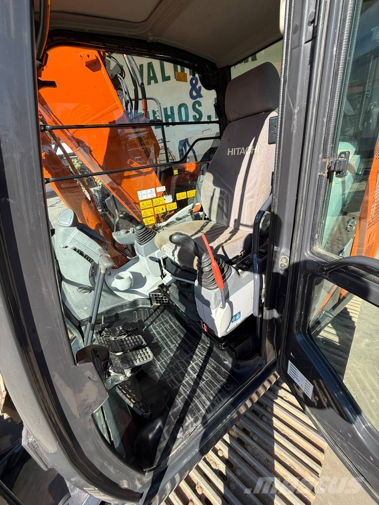 Hitachi ZX 135 US-6 Roomikekskavaatorid