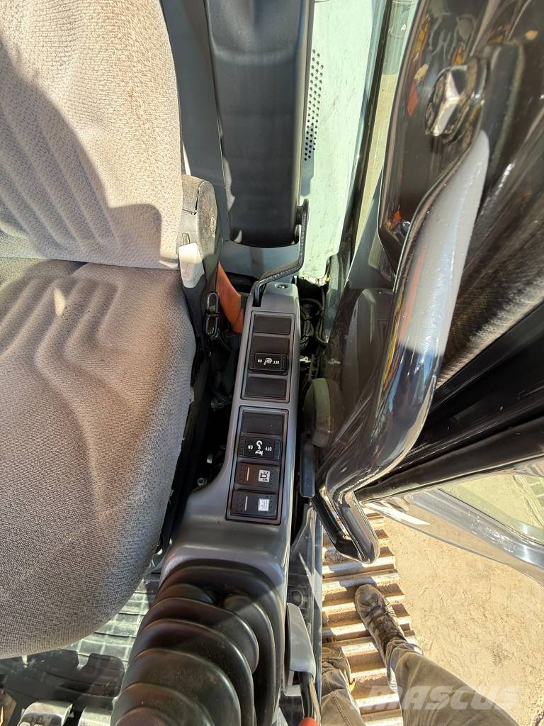 Hitachi ZX 135 US-6 Roomikekskavaatorid