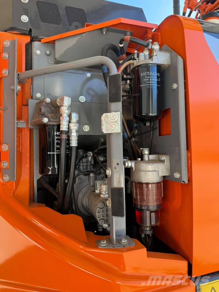 Hitachi ZX 135 US-6 Roomikekskavaatorid