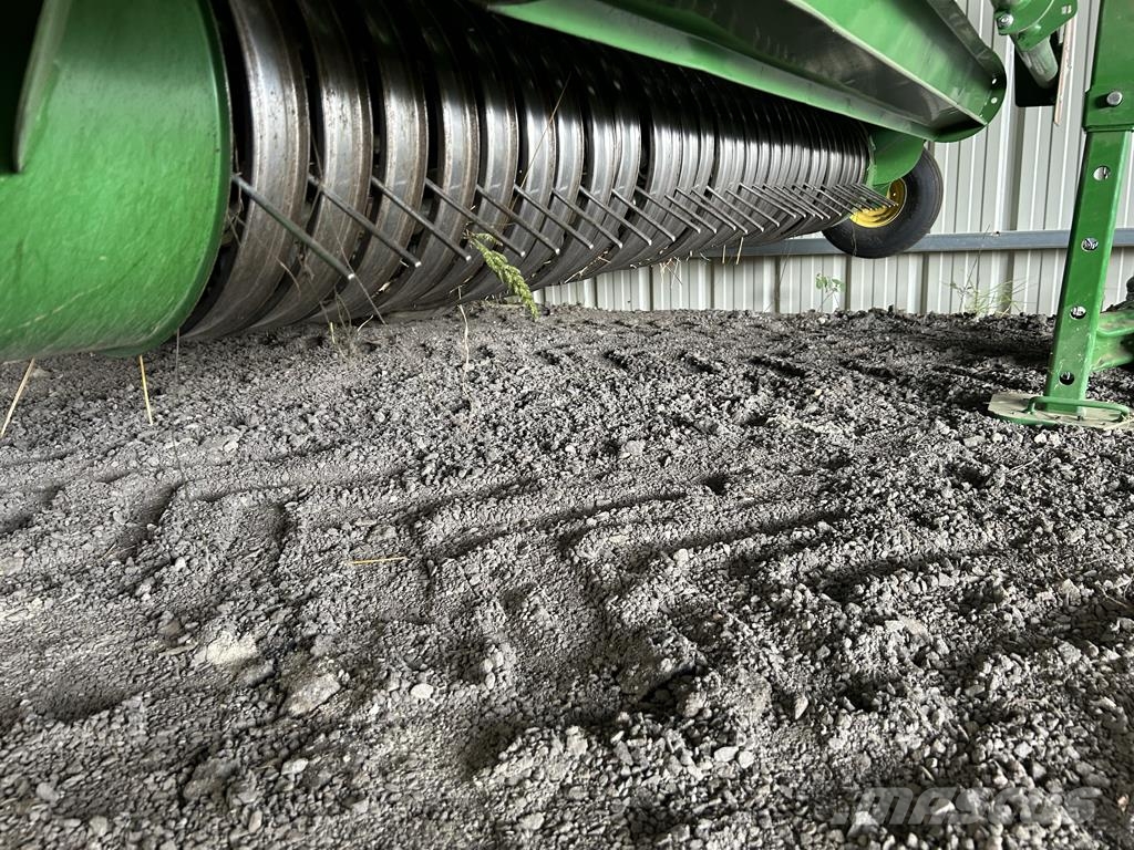 John Deere V 451 M MAXICUT 13 COUTEAUX Round balers