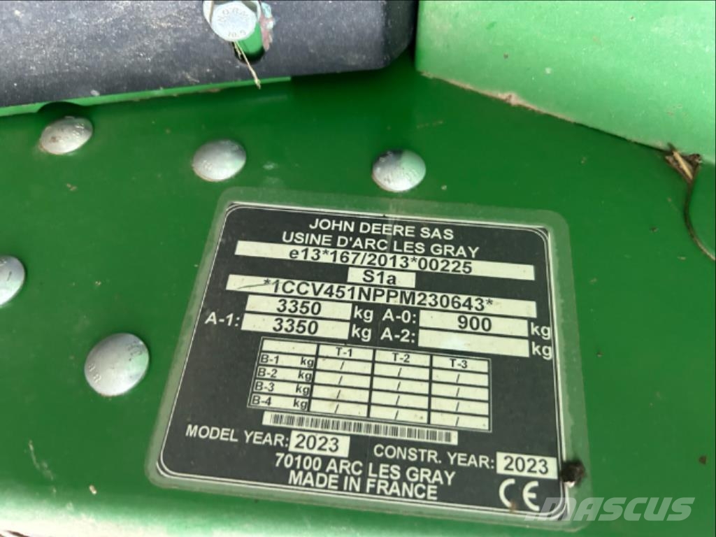 John Deere V 451 M MAXICUT 13 COUTEAUX Round balers