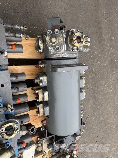 Sennebogen SR 35 W USED HYDRAULIC PARTS VALVE COMPLET Accessoires en onderdelen voor boormachines