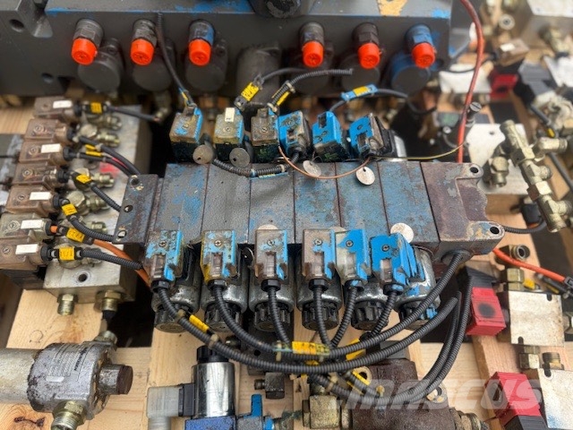 Sennebogen SR 35 W USED HYDRAULIC PARTS VALVE COMPLET Accessoires en onderdelen voor boormachines