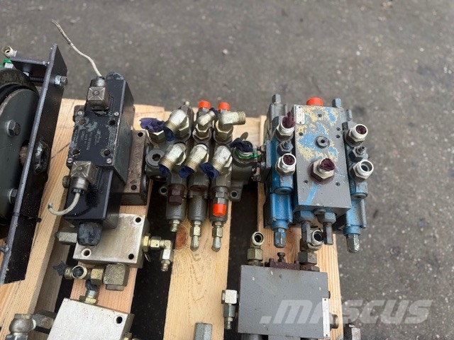 Sennebogen SR 35 W USED HYDRAULIC PARTS VALVE COMPLET Accessoires en onderdelen voor boormachines