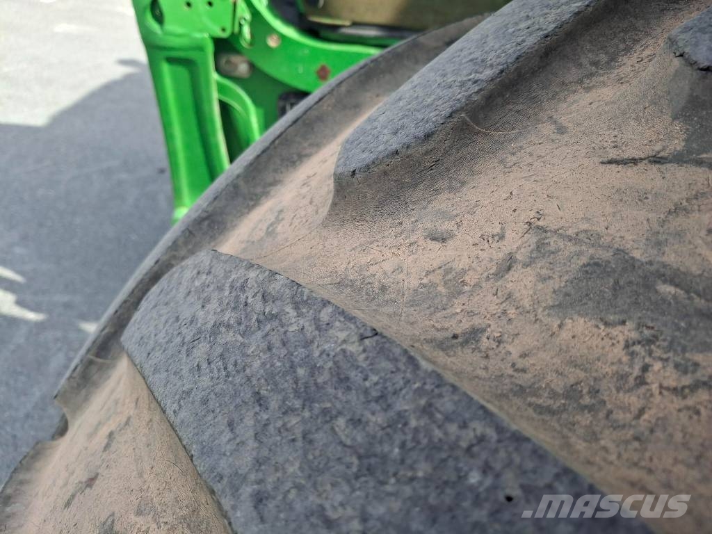John Deere 6250 R الجرارات