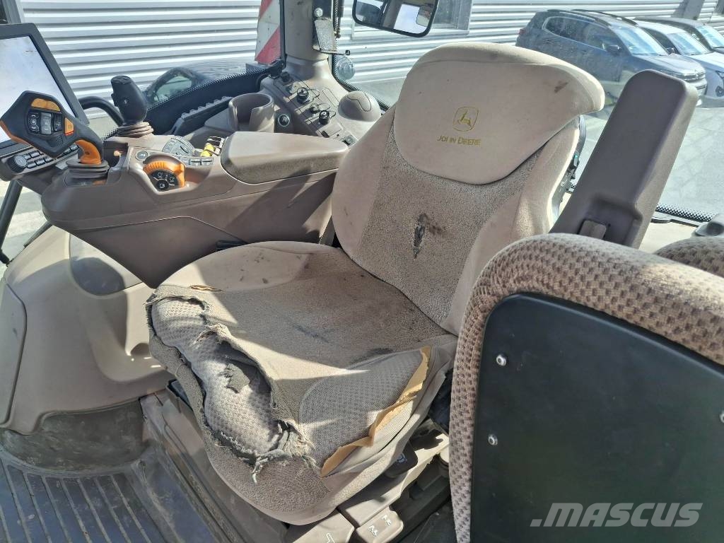 John Deere 6250 R الجرارات