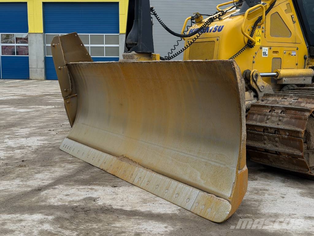 Komatsu D51PX-24E0 Buldooserid