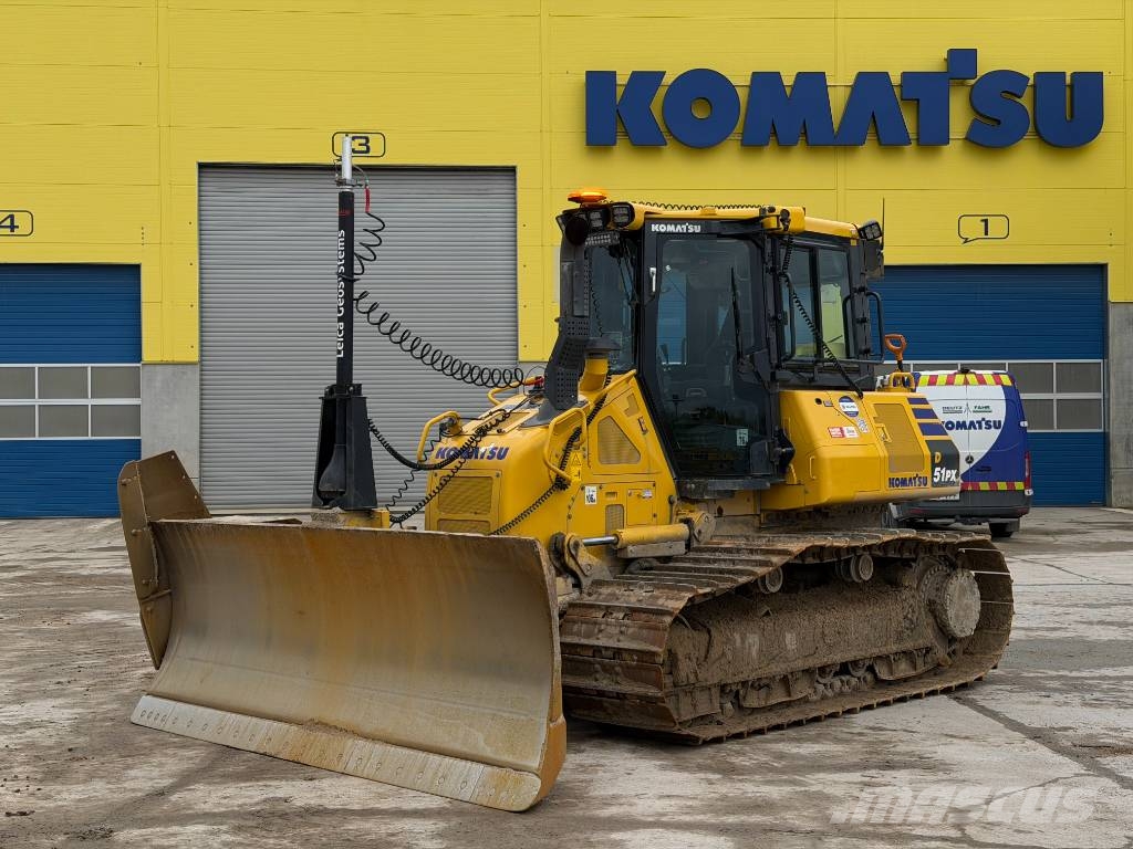 Komatsu D51PX-24E0 Buldooserid