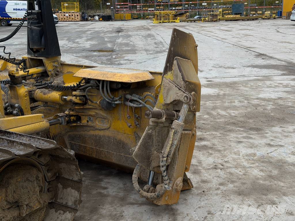 Komatsu D51PX-24E0 Buldooserid