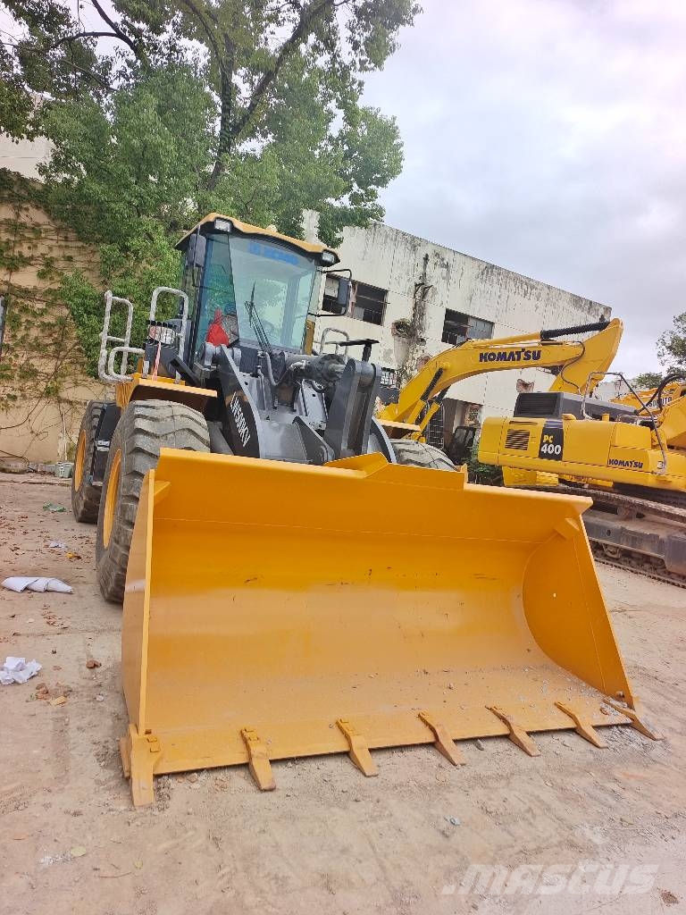 XCMG LW 500 KV Plenty of wheel loaders in stock Фронтальні навантажувачі