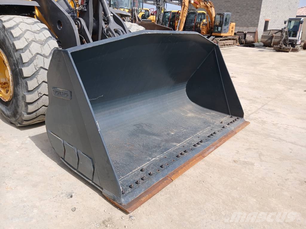 Volvo L110H 輪胎式裝載機
