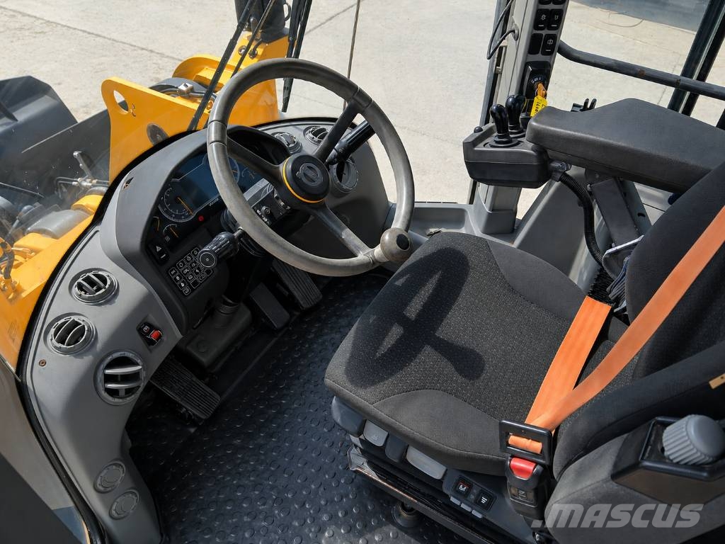Volvo L110H 輪胎式裝載機